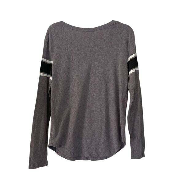 PINK Victoria's Secret Gray Varsity Stripe Logo Long Sleeve V-Neck T-Shirt, M - Picture 4 of 9